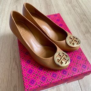 Tory Burch Sally Tan/Gold